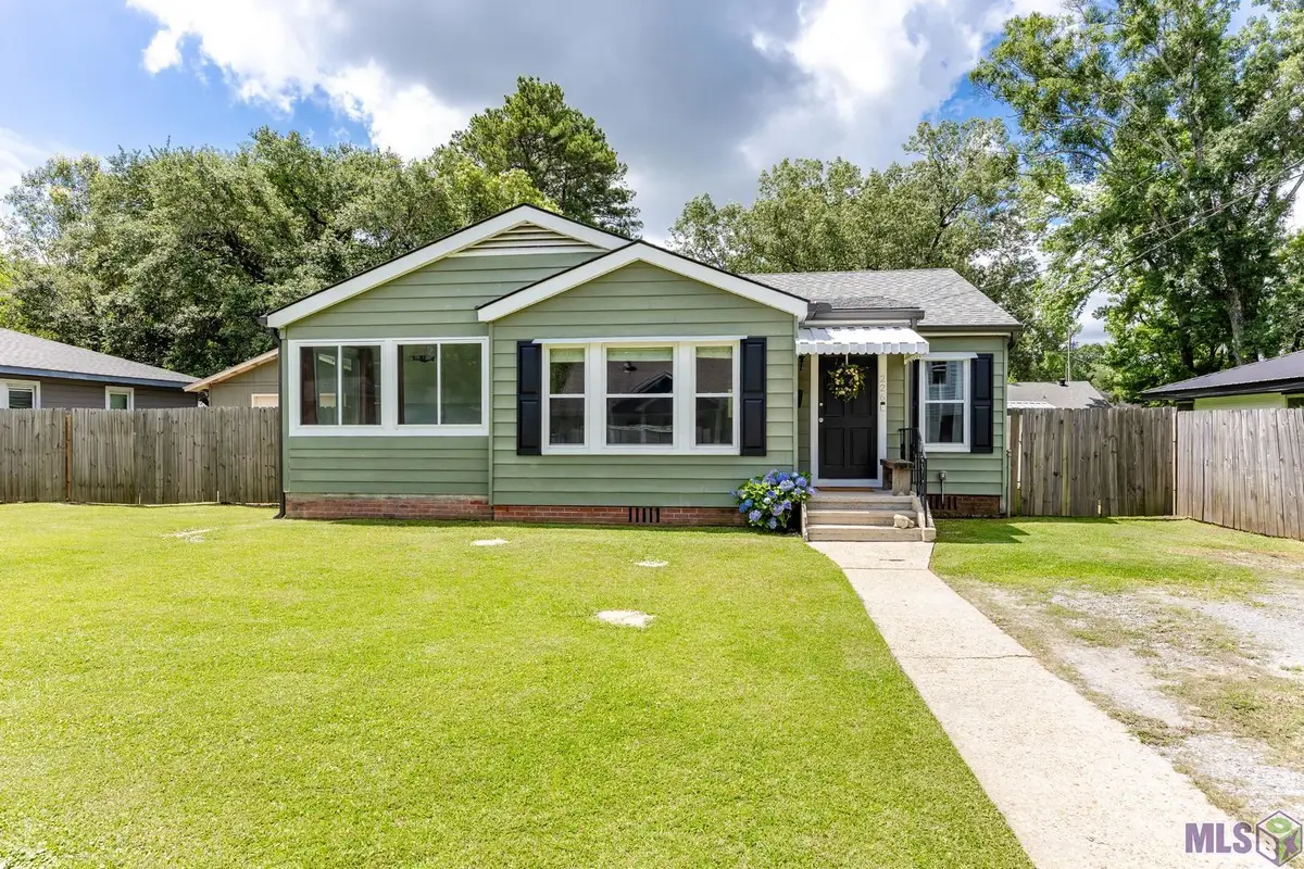 226 Oak St, Denham Springs, LA 70726 - #1