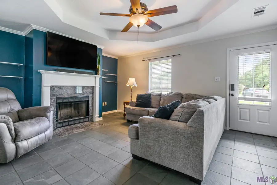 10791 Ray Dr, Denham Springs, LA 70706 - #2