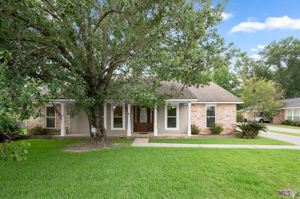 113 Oakwood Dr, Denham Springs, LA 70726 - #1