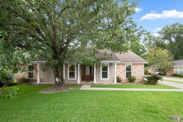 113 Oakwood Dr, Denham Springs, LA 70726