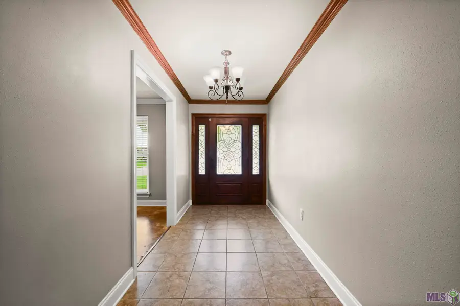 113 Oakwood Dr, Denham Springs, LA 70726 - #2