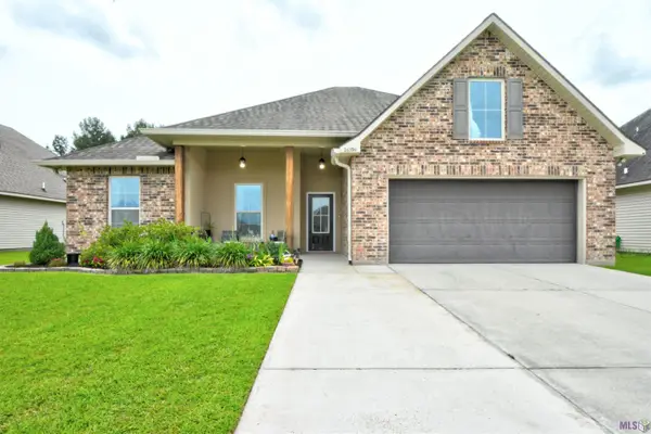 26594 Old Barnwood Dr, Denham Springs, LA 70726