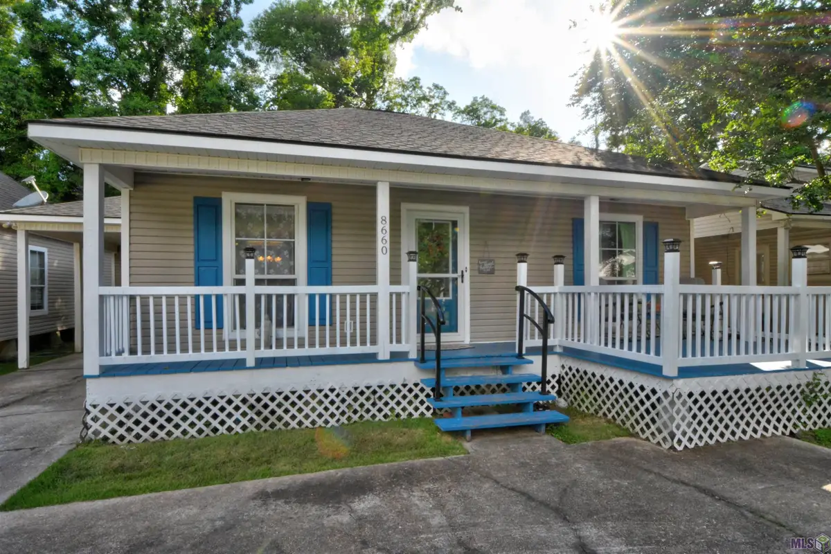 8660 Nottaway St, Denham Springs, LA 70726 - #1