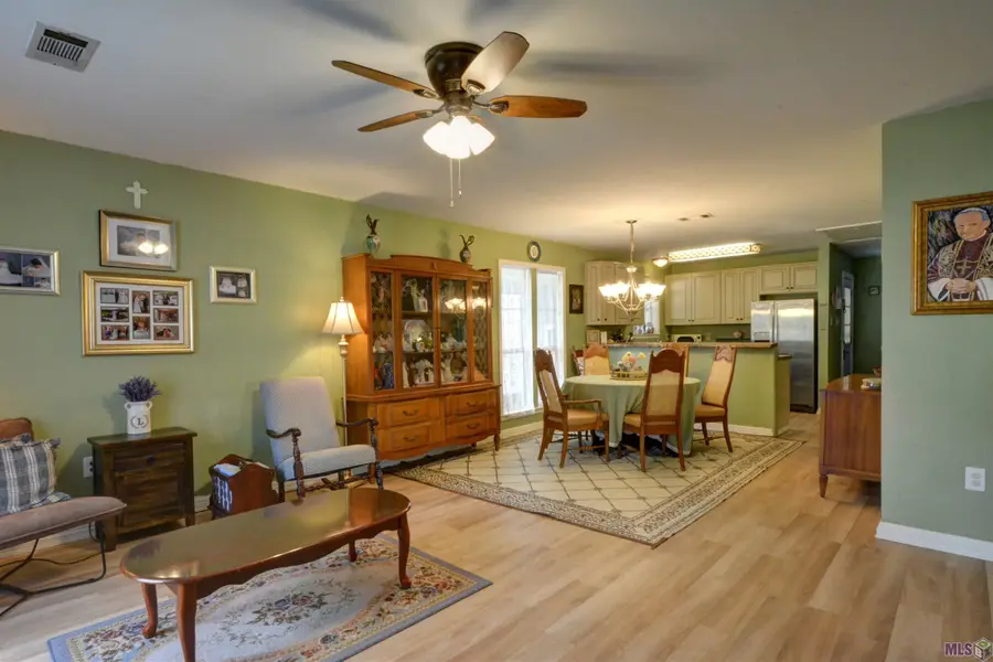 8660 Nottaway St, Denham Springs, LA 70726 - #2