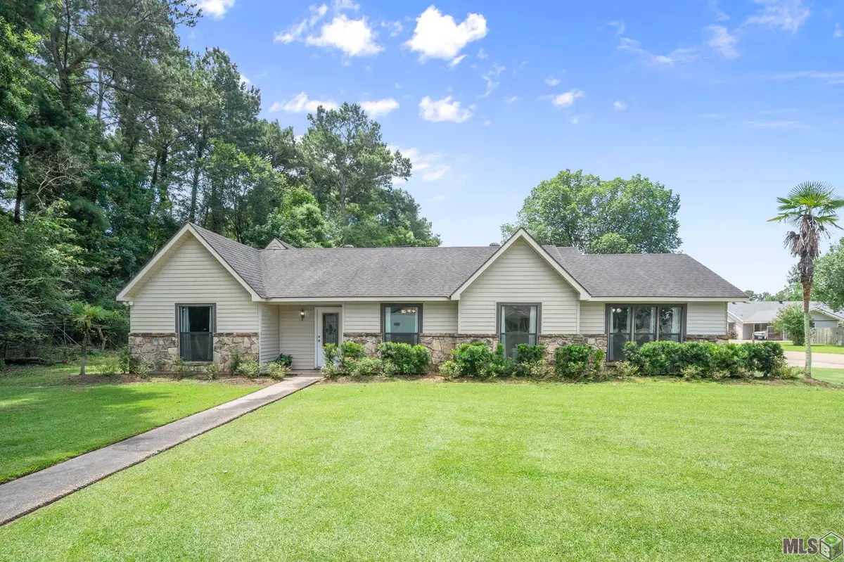 120 Lakewood Ave, Denham Springs, LA 70726 - #1