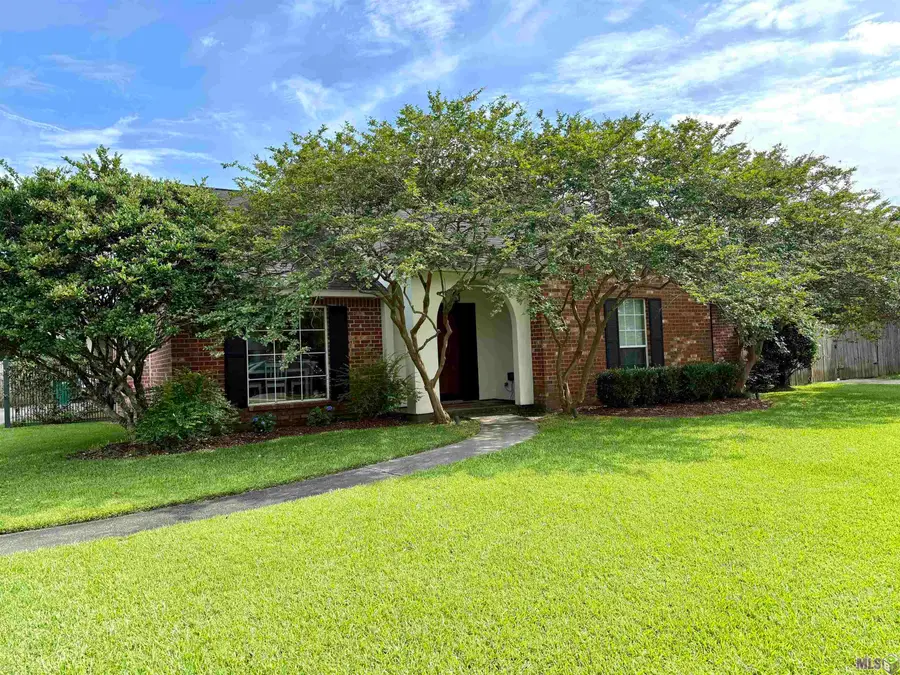 1406 Cottonwood Dr, Denham Springs, LA 70726 - #2