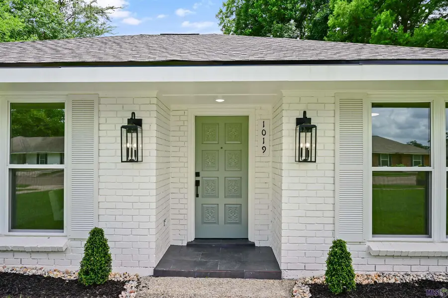 1019 E Palmview St, Gonzales, LA 70737 - #3