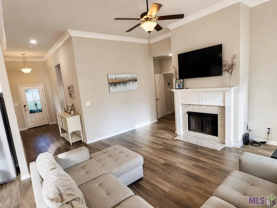 34209 Kingfisher St, Denham Springs, LA 70706 - #3