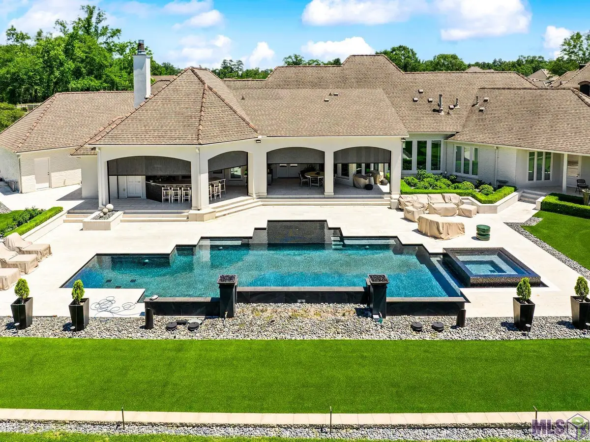 8200 Allen Dr, Denham Springs, LA 70726 - #1