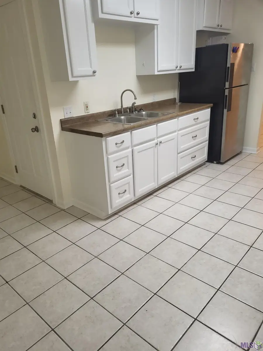 131 Chestnut St, Denham Springs, LA 70726 - #3