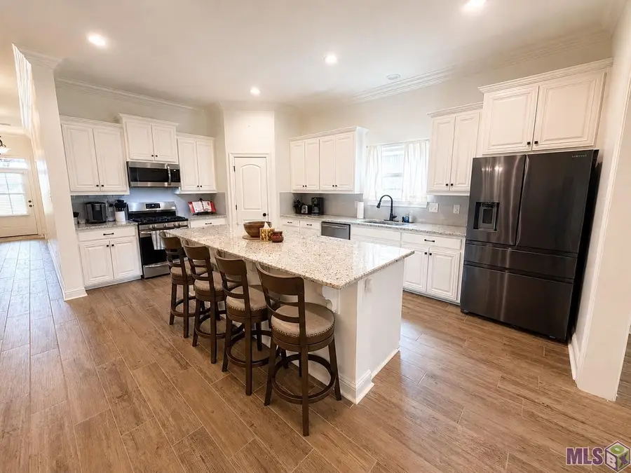 1042 Elliston Dr, Gonzales, LA 70737 - #3