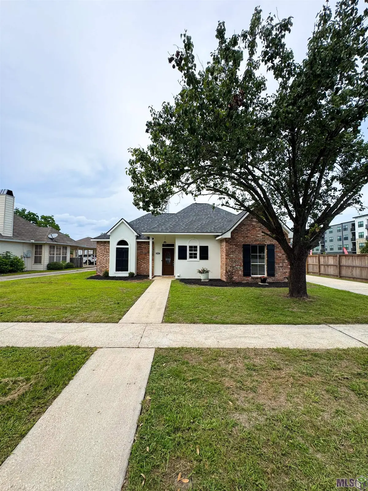 10467 Springcrest Dr, Baton Rouge, LA 70810 - #1