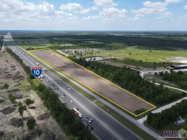 Frontage Rd, Iowa, LA 70647