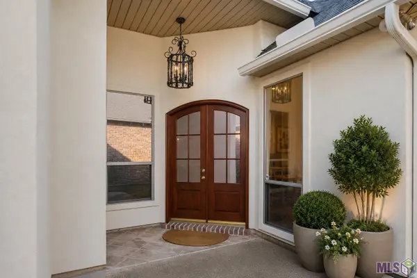6029 Courtyard Dr, Gonzales, LA 70737