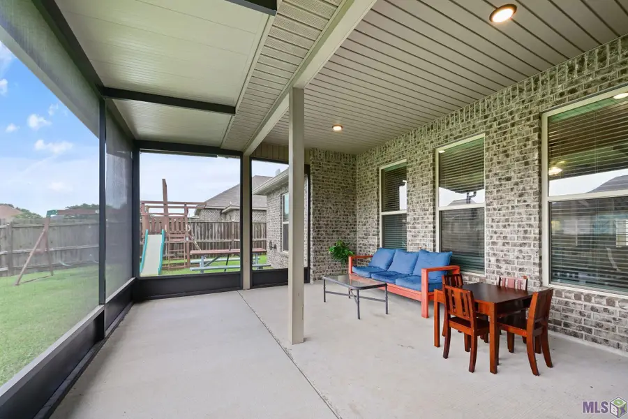 6211 Soaring Dr, Gonzales, LA 70737 - #3