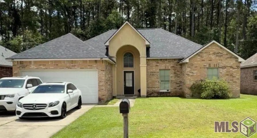 25960 Bronzewood St, Denham Springs, LA 70726 - #1