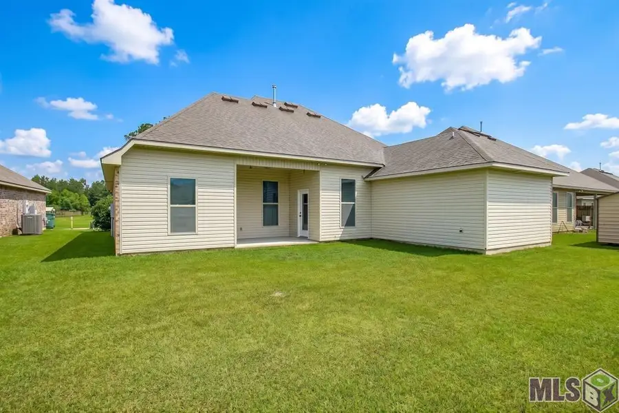 13802 Fig Dr, Denham Springs, LA 70726 - #2