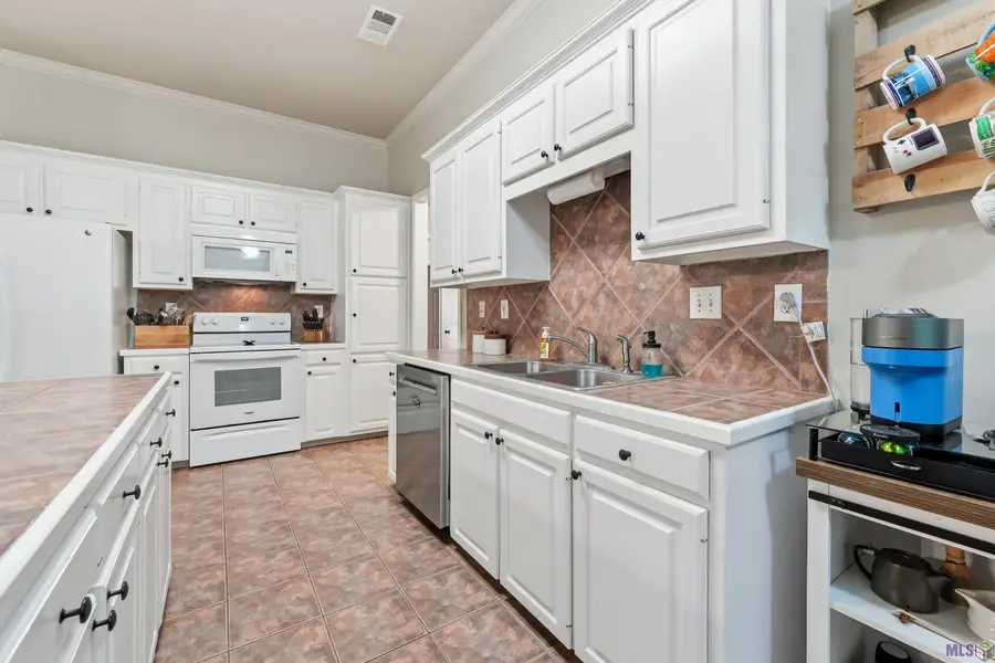 37076 Cobblestone Ave, Geismar, LA 70734 - #3