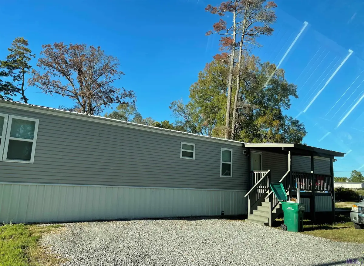 25697 Gill Rd, Denham Springs, LA 70726 - #1