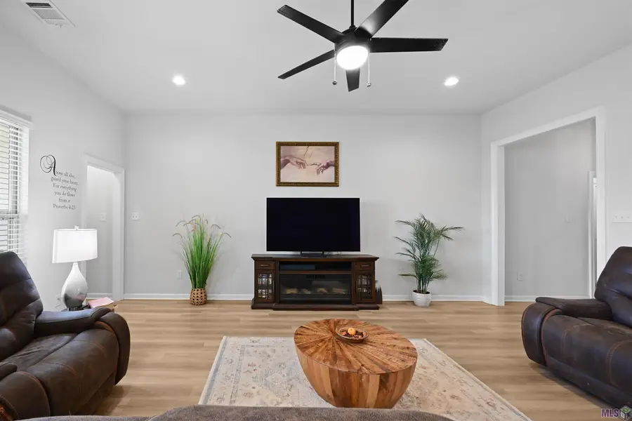 23395 Cinder Dr, Denham Springs, LA 70726 - #3
