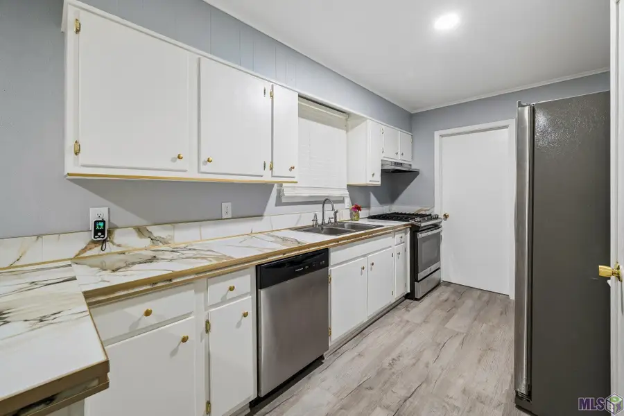 1216 S Stacy Ave, Gonzales, LA 70737 - #3