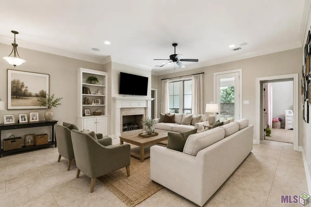 16490 Anna Belle Dr, Prairieville, LA 70769 - #1