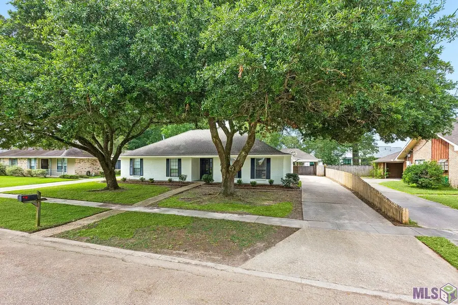 8764 Sharlane Dr, Baton Rouge, LA 70809 - #2