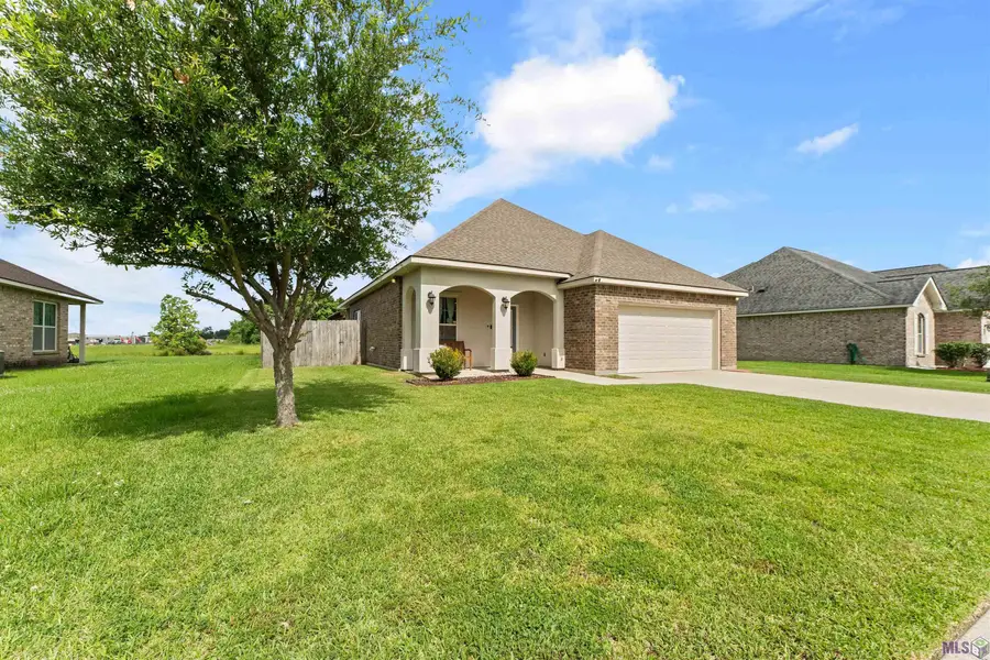 1705 S Gonzales Trace Ave, Gonzales, LA 70737 - #2