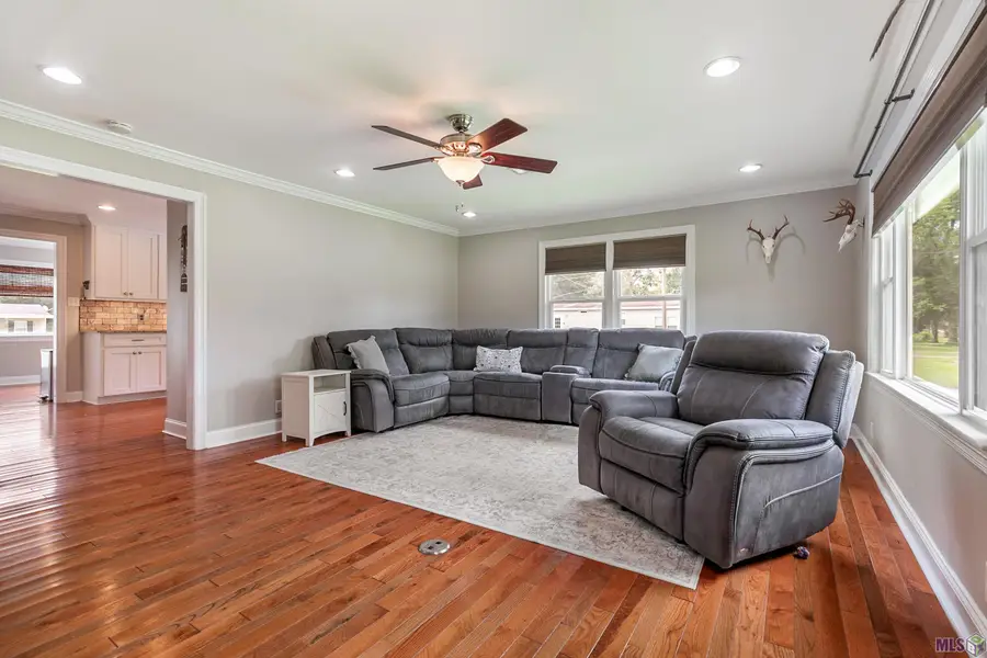 15394 Henderson Bayou Rd, Prairieville, LA 70769 - #3