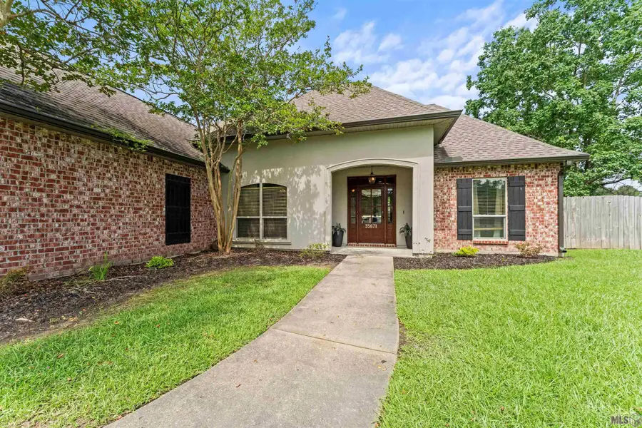 35671 Ridgeland Dr, Denham Springs, LA 70706 - #2