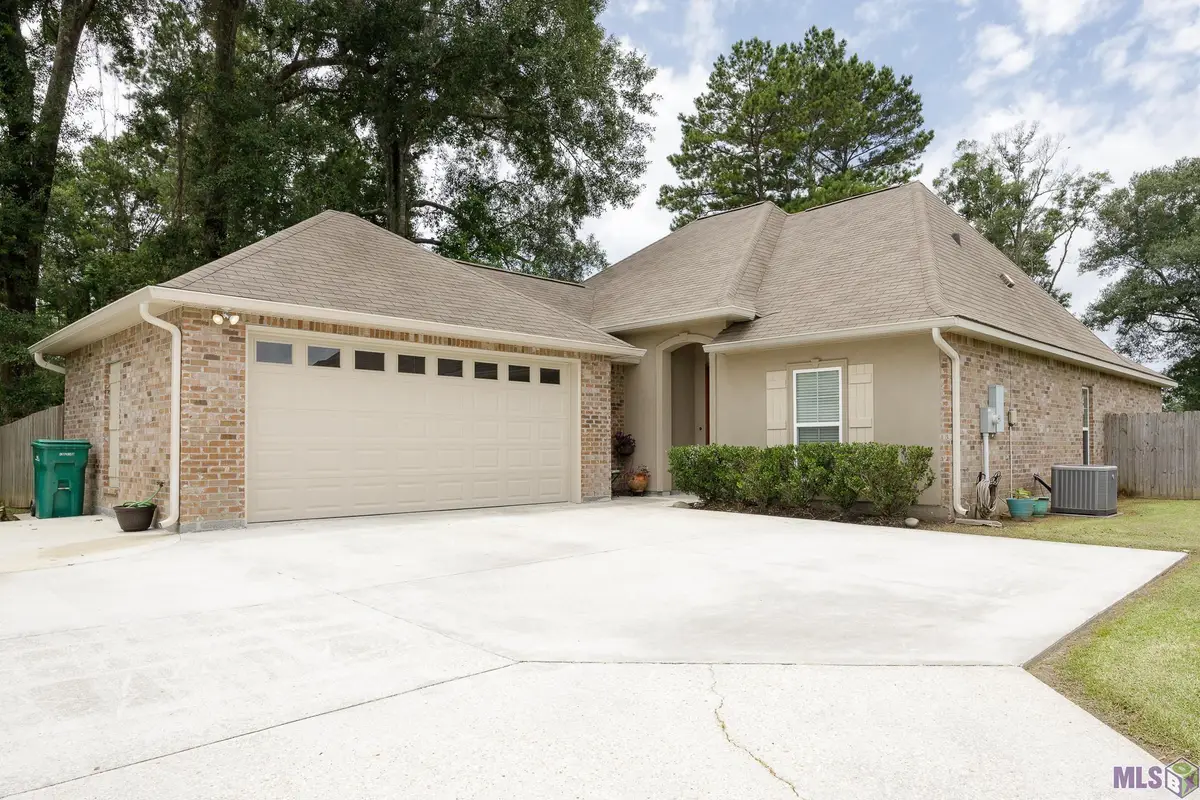 33773 Blue River Dr, Denham Springs, LA 70706 - #1
