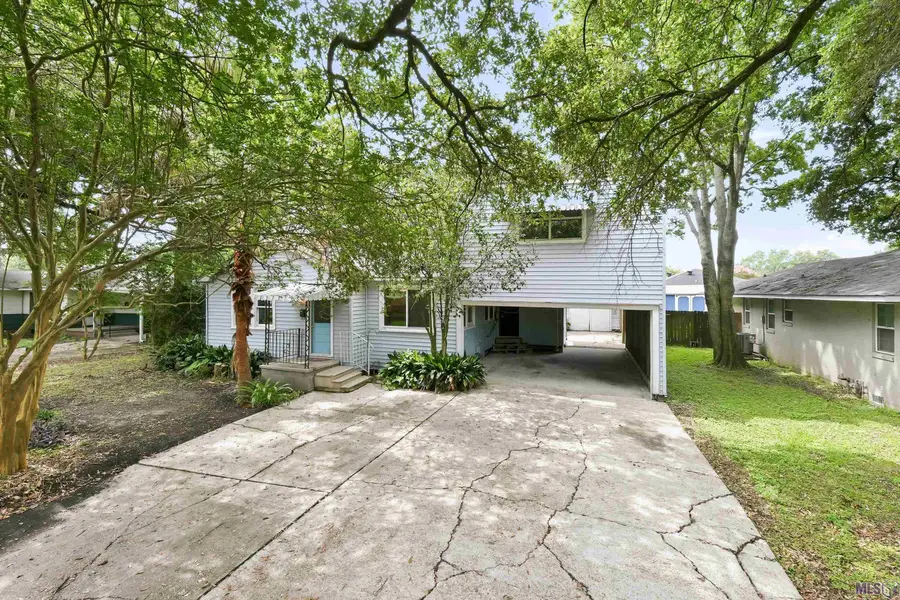 535 Avenue G, Port Allen, LA 70767 - #2