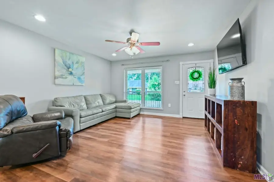 38040 Mistletoe St, Gonzales, LA 70737 - #3