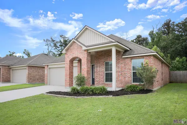 8278 Fairlane Dr, Denham Springs, LA 70726