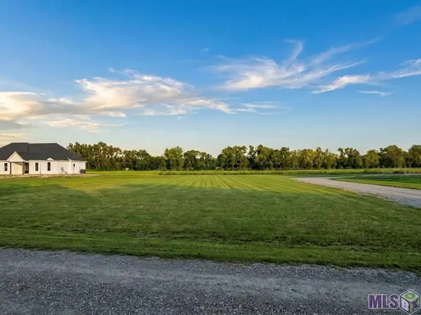 11704 Bayou Tommy Ln, Port Allen, LA 70767