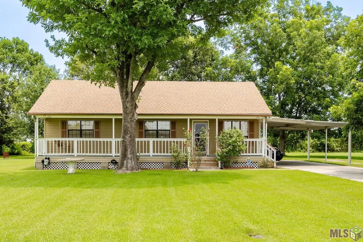8274 Section Rd, Port Allen, LA 70767 - #1