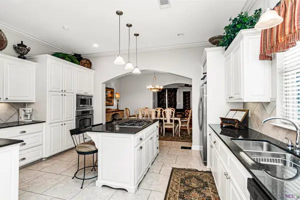 5427 Courtyard Dr, Gonzales, LA 70737