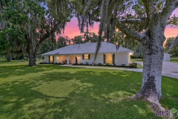 10413 Stringer Bridge Rd, St. Amant, LA 70774