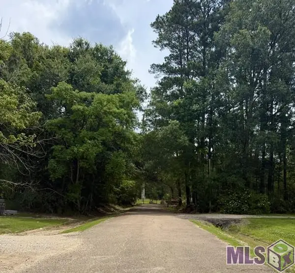 11402 Maxwell Dr, Walker, LA 70785