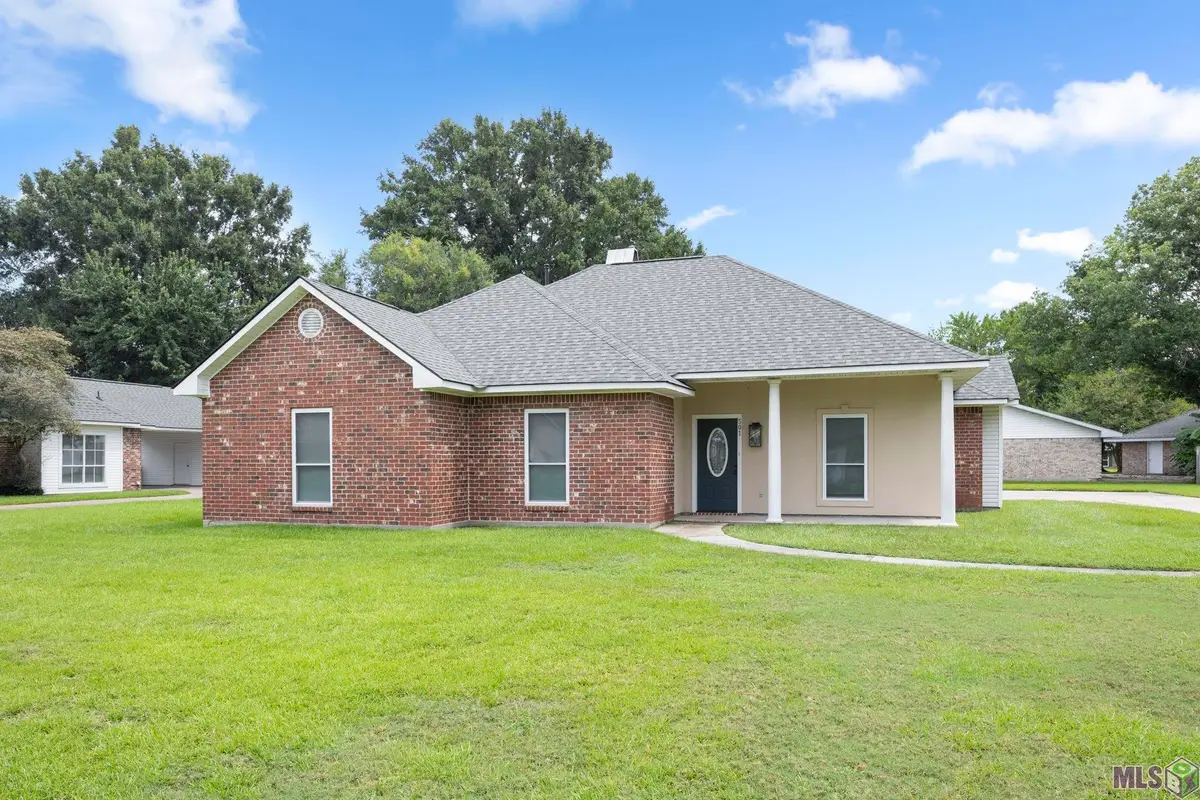 501 Gleason St, Brusly, LA 70719 - #1