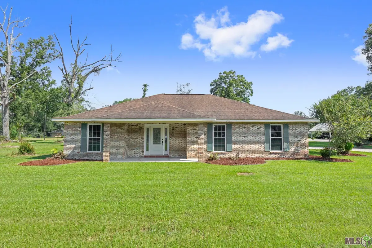8785 Wesley St, Denham Springs, LA 70726 - #1