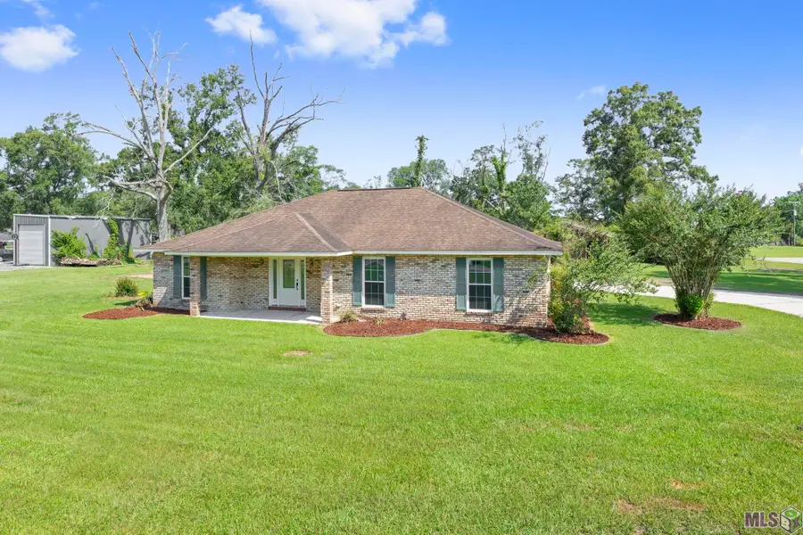 8785 Wesley St, Denham Springs, LA 70726 - #2
