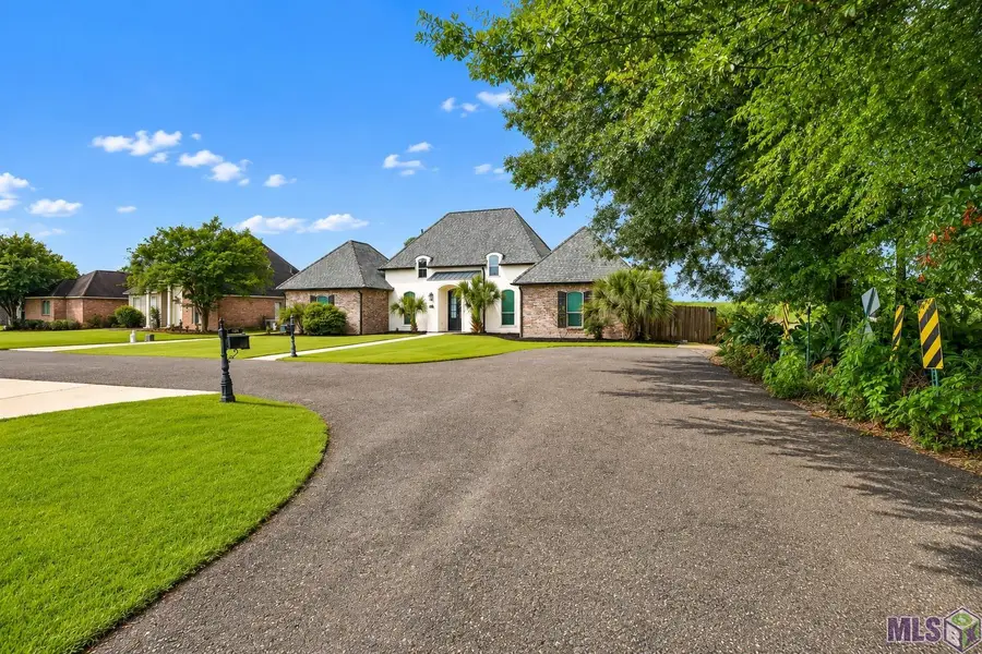 143 Rosebud Dr, Port Allen, LA 70767 - #3