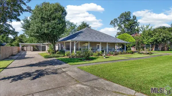3986 Karen Elizabeth Dr, Zachary, LA 70791