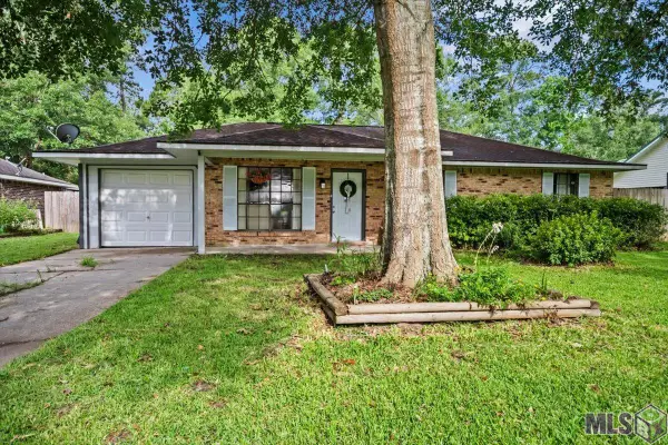 26811 Pen Dr, Walker, LA 70785