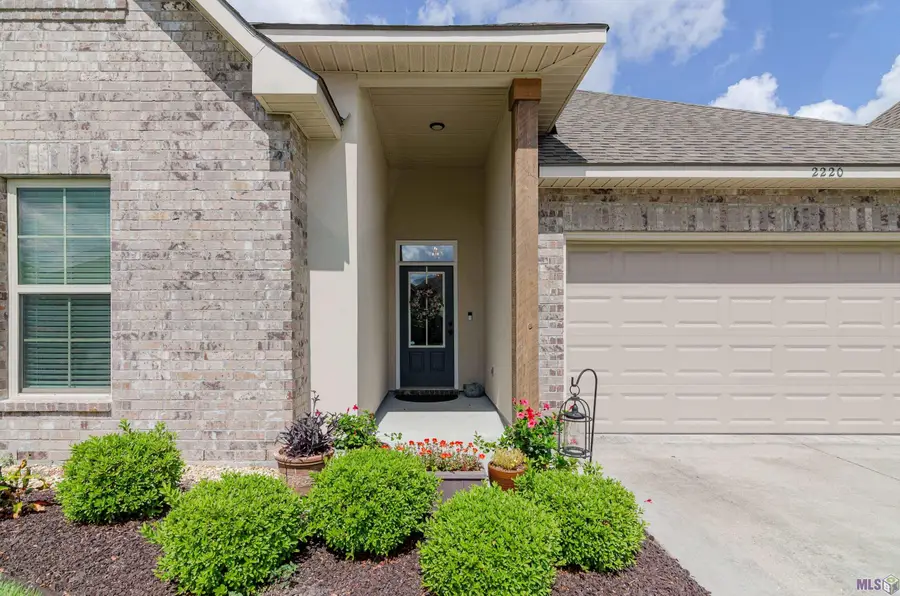 2220 Bald Cypress Dr, Baton Rouge, LA 70816 - #2