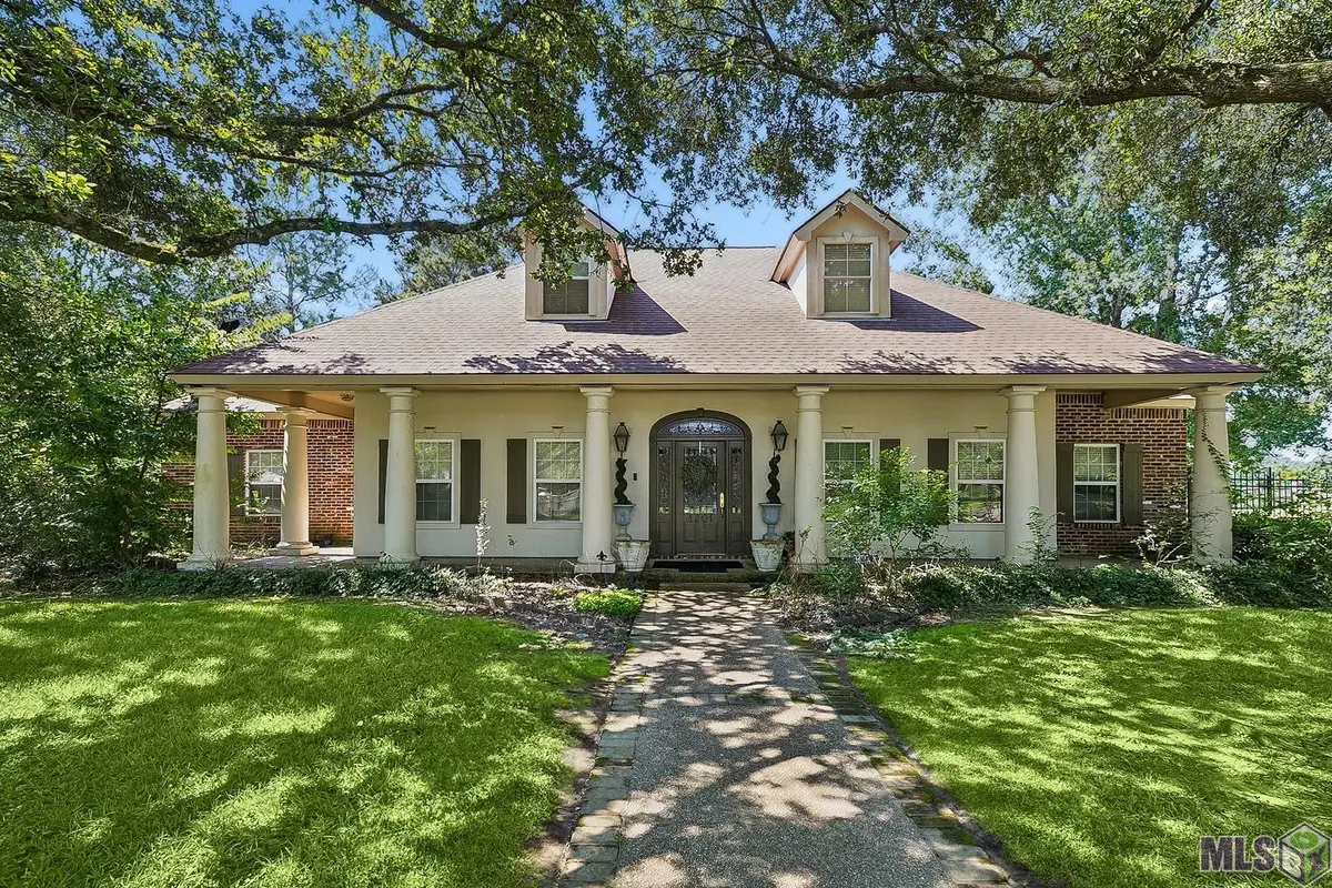 1201 Mills Pointe Dr, Zachary, LA 70791 - #1