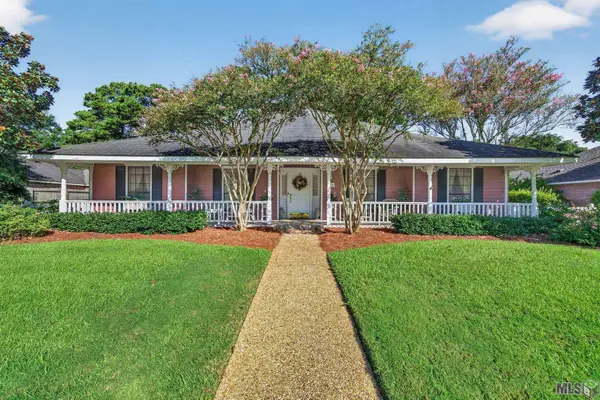 221 E Woodstone Ct, Baton Rouge, LA 70808
