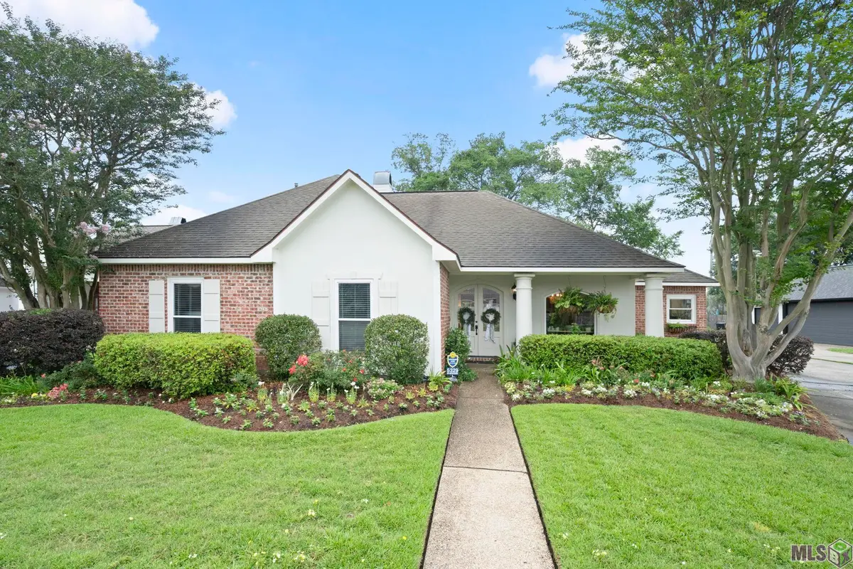 5329 N Snowden Dr, Baton Rouge, LA 70817 - #1