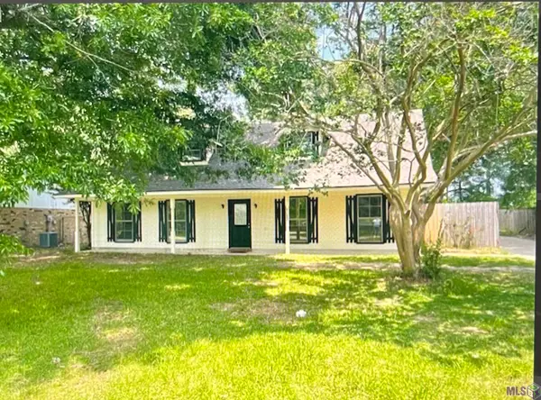 9133 Shadow Bluff Ave, Denham Springs, LA 70726